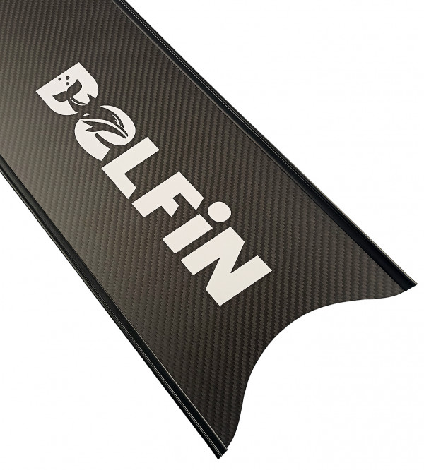 Край в виде «ласточкина хвоста» для лучшей стабилизации лопасти при гребке. Высококачественный карбон обеспечивает точную передачу усилия каждого гребка и высокую амортизацию лопасти даже в холодной воде.