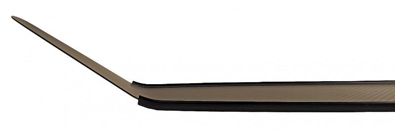 Угол изгиба лопасти по отношению к калоше - около 26 градусов для более комфортного плавания по поверхности воды и компенсации недостаточно растянутого голеностопа.