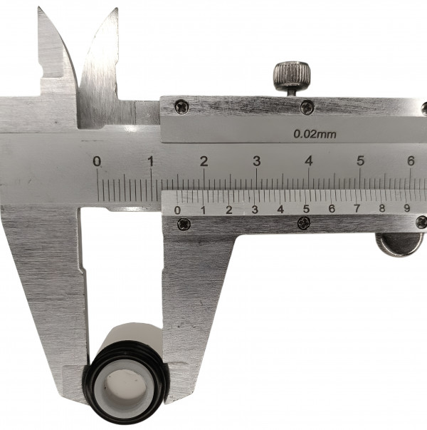 Диаметр составляет чуть менее 15мм.