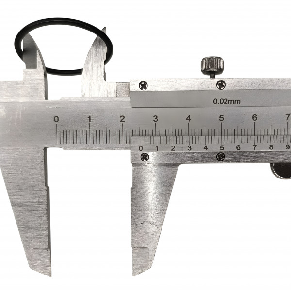 Внутренний диаметр чуть больше 25мм.