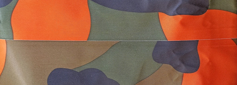 Швы соединены методом термопрессовки для герметичности и прочности.