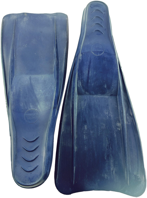 Ребра жесткости на двух сторонах лопасти для повышения КПД гребка.