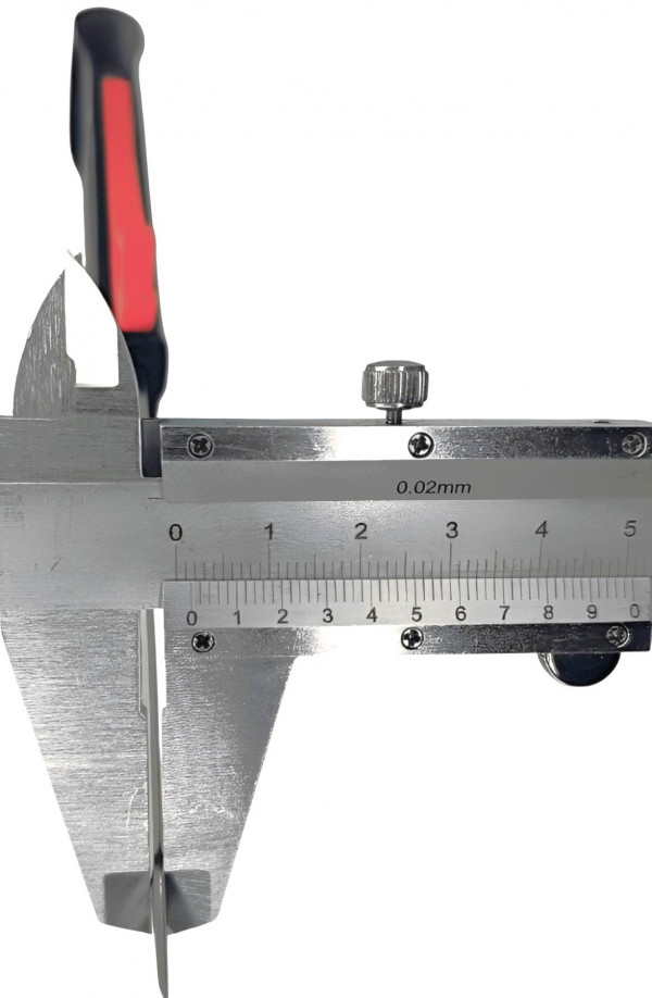 Толщина лезвия у кончика - примерно 1.5мм.