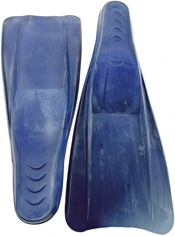 Ребра жесткости на двух сторонах лопасти для повышения КПД гребка.