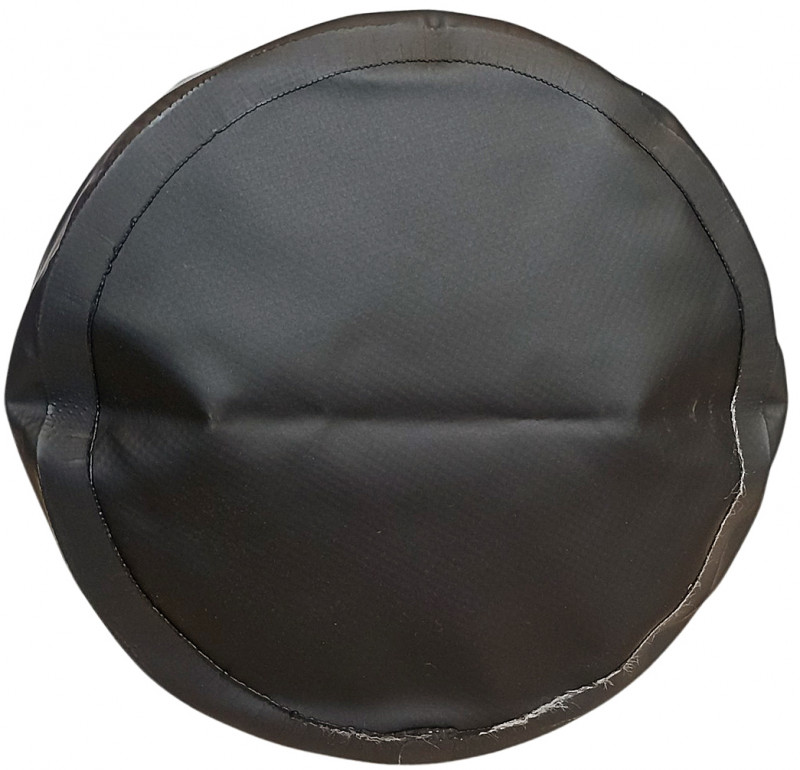 По дну гермомешок имеет круглое сечение. Диаметр - около 19см.