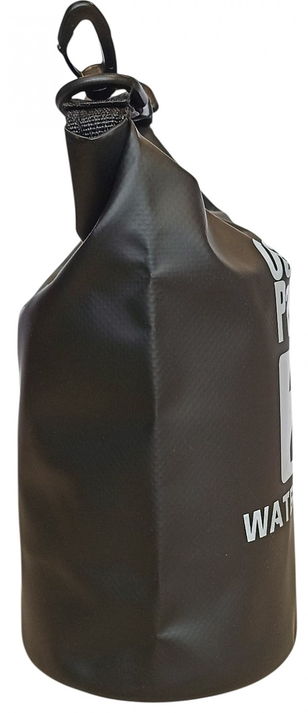 ПВХ с полиуретановым покрытием устойчив к истиранию и проколам, не теряет эластичность при низких температурах, защищен от выцветания под УФ‑излучением.