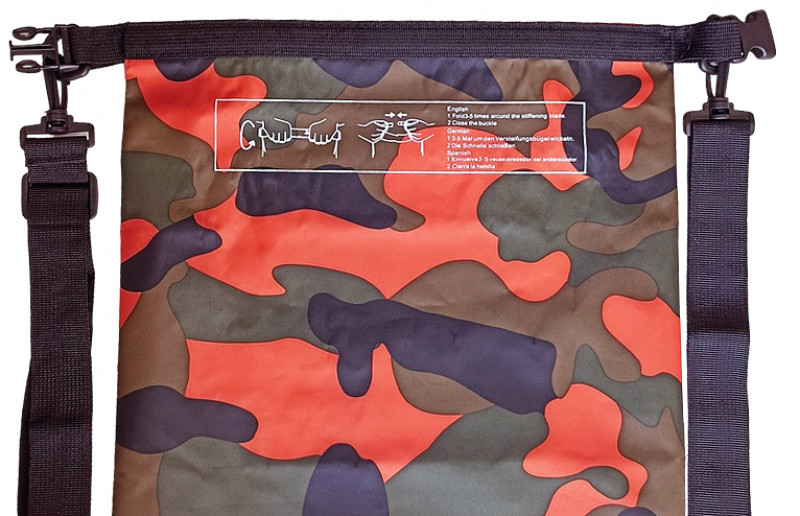 Верх мешка сворачивается на 2-3 оборота, создает надежный барьер и обеспечивает многократное использование без потери герметичности.