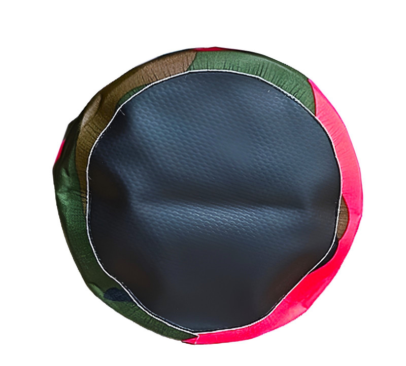 По дну гермомешок имеет круглое сечение. Диаметр - около 12см.