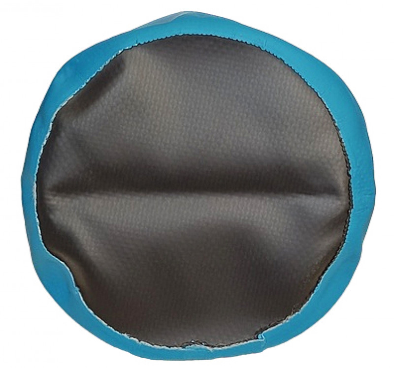 По дну гермомешок имеет круглое сечение. Диаметр - около 12см.