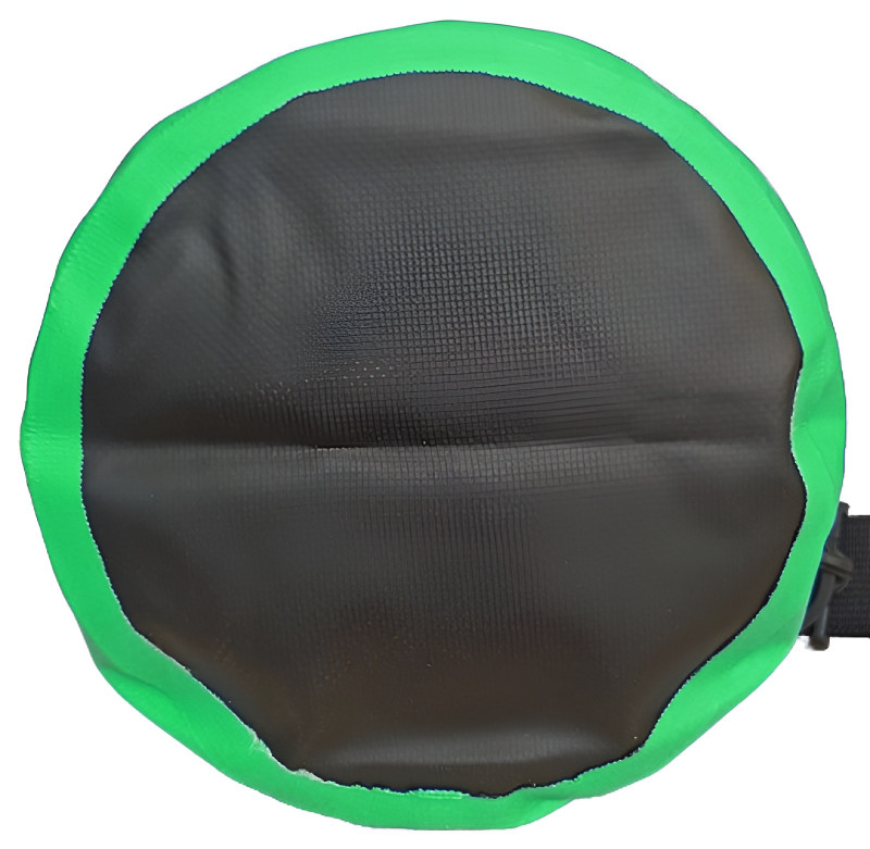 По дну гермомешок имеет круглое сечение. Диаметр - около 19см.