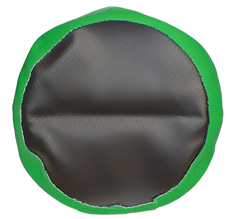 По дну гермомешок имеет круглое сечение. Диаметр - около 12см.