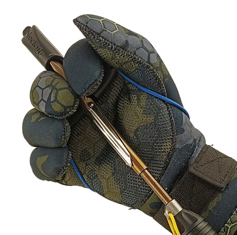 Благодаря прекрасной растяжимости венгерки заряжать пневматическое ружье можно не снимая заряжалки с руки.