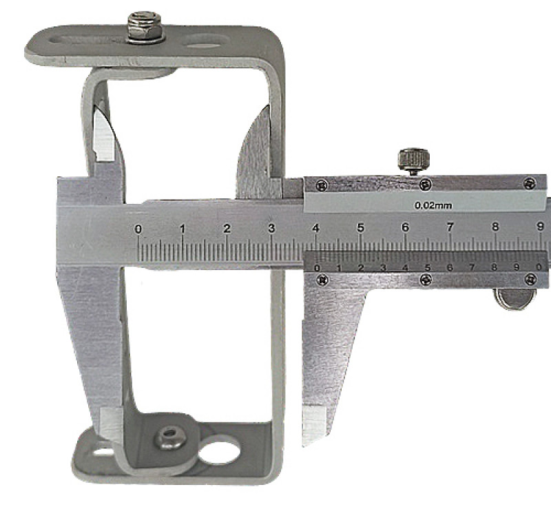 Высота минимально возможного зазора под руку - 4см.