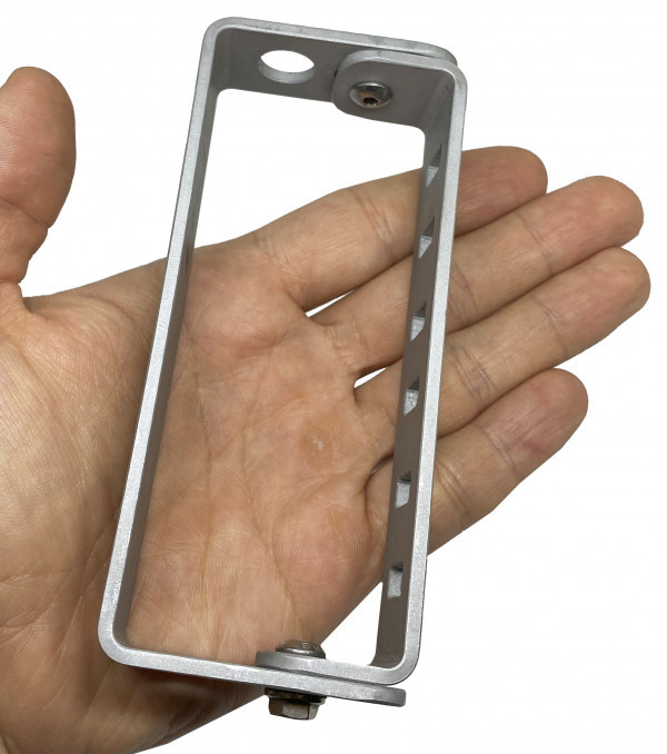 Размер XXL шириной около 12см по достоинству оценили владельцы богатырских рук. Мы бы рекомендовали перед заказом померить ширину ладони в перчатке, с которой вы планируете использовать ручку.