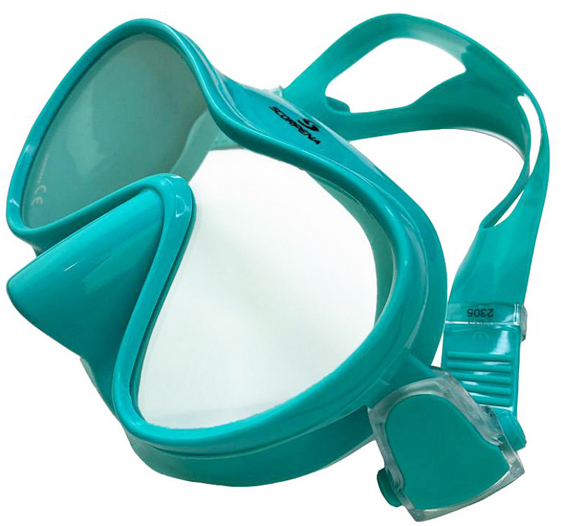 Моностекло расположено ближе к глазам, что увеличивает обзор и уменьшает подмасочное пространство. Гибкие крепления пряжек к силиконовому корпусу маски сложатся, как боковые зеркала у автомобиля, при механическом воздействии на них.