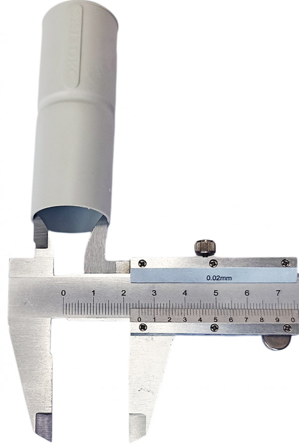 Внутренний диаметр - 2,5см позволяет устанавливать насадку практически в любую трубку, не прибегая к дополнительным креплениям.