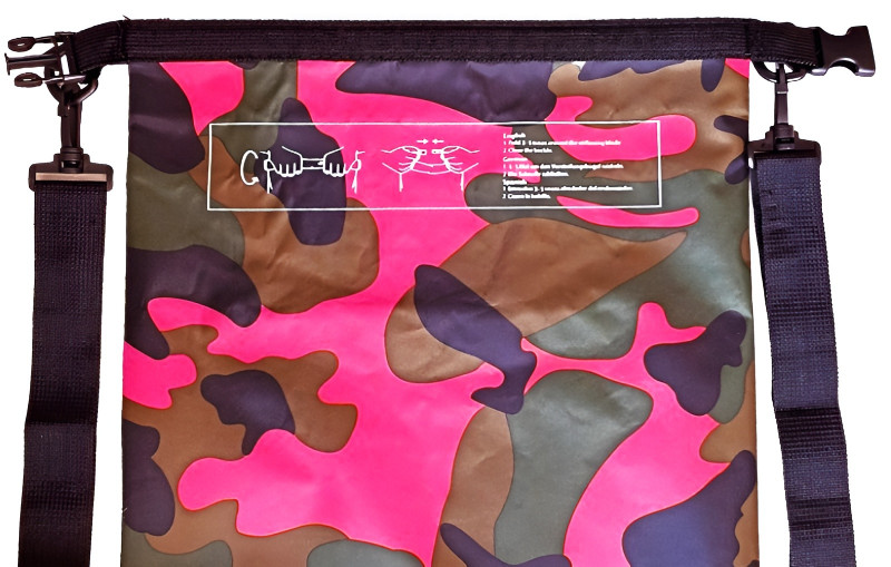 Верх мешка сворачивается на 2-3 оборота, создает надежный барьер и обеспечивает многократное использование без потери герметичности.