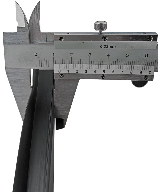 Высота отбортовки - 1.3см.