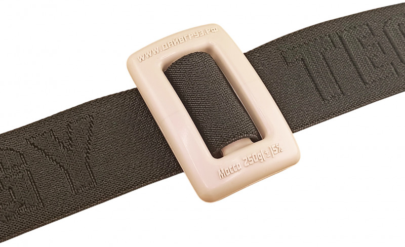 Благодаря обрезиненному покрытию груз хорошо фиксируется на поясе и не двигается.