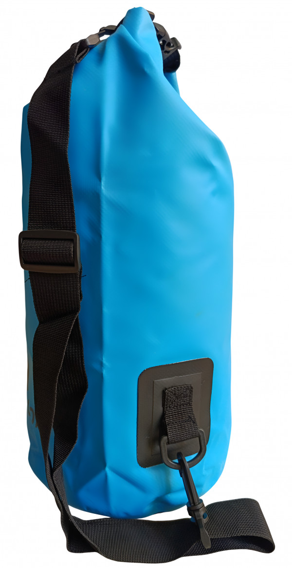 Благодаря полиуретановому покрытию ПВХ становится особенно надежным: материал противостоит истиранию и проколам, не «дубеет» на морозе и надежно защищен от выцветания даже при длительном воздействии солнечных лучей.