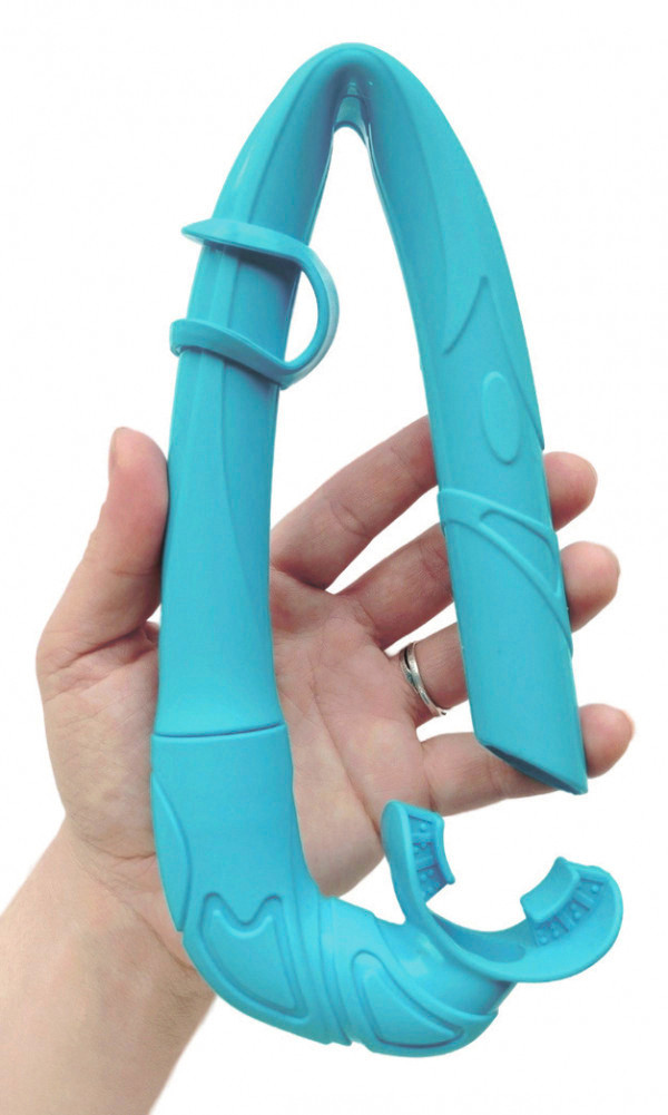 Благодаря превосходной гибкости трубка не создает проблем при плавании среди подводных препятствий.