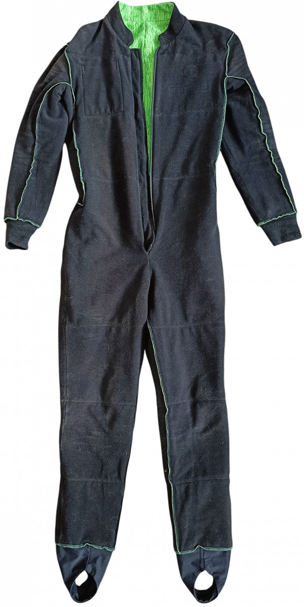 Внутри приятный флис «Polartec Power Stretch».