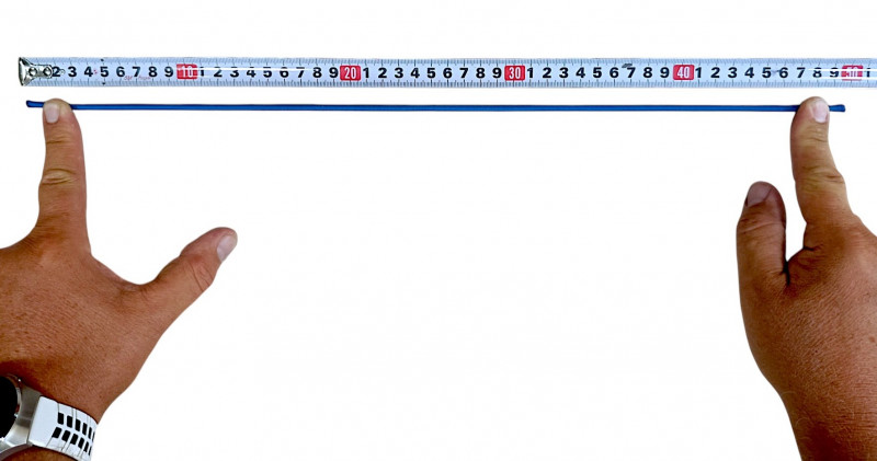 В наборе две резинки примерно по 50 сантиметров каждая.