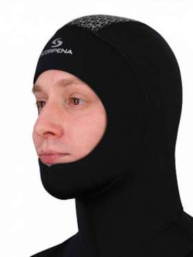 Подводный шлем «SIGMA» толщиной 7мм призван защищать голову и шею дайвера от излишней потери тепла. Хоть и считается в первую очередь дайверским аксессуаром, может так же быть весьма полезен и в других видах водной активности (серфинг, сапбординг, кайтсерфинг).