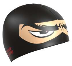 Дизайн шапочки «NINJA» сделан так, чтобы при опускании лица в воду над поверхностью оставались нарисованные глаза. Для большего устрашения можно надевать шапку глазами на затылок.