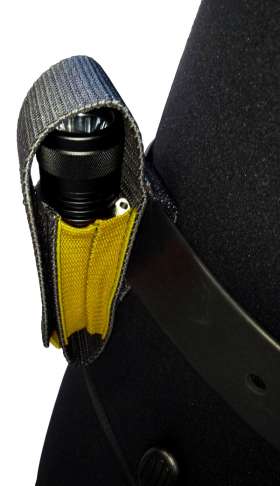 Карман позволяет надежно таскать с собой под водой запасной фонарь, крепится на моностропе, грузовом поясе или ленте разгрузочной системы.