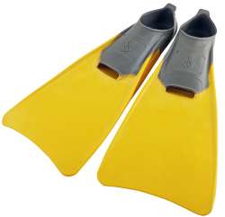 Бывшие в употребление ласты POOL COLOUR LONG для ежедневных тренировок в бассейне, а также плавания на открытой воде, состояние хорошее.