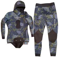 Бывший в употреблении гидрокостюм 5мм для подводной охоты, сноркелинга, дайвинга, плавания и других активностей на воде, состояние отличное (в воде не был).