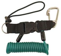Пружинный ретрактор на основе стального тросика с металлическим карабином и защелкой «фастекс» - отличное решение для подвеса к жилету или поясу нужных аксессуаров, а также для крепления дайверского крюка, на Мальдивах, например.